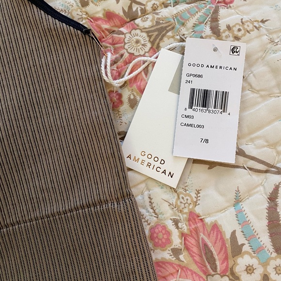 Good American | Womens Strappy Sports Bra in Color Camel NWT - Picture 6 of 8